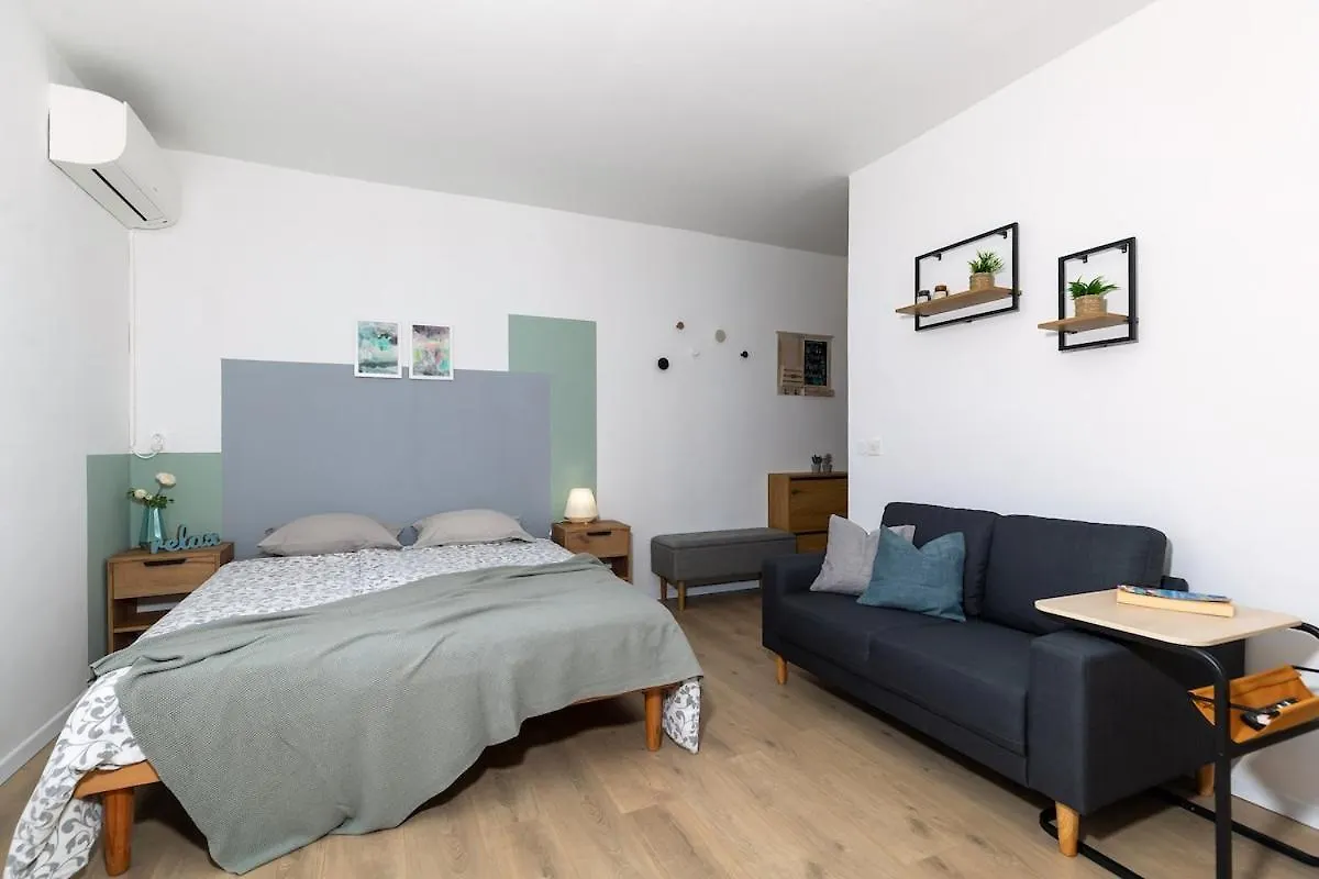 Studio Apartment Lea With Free Bikes Porec