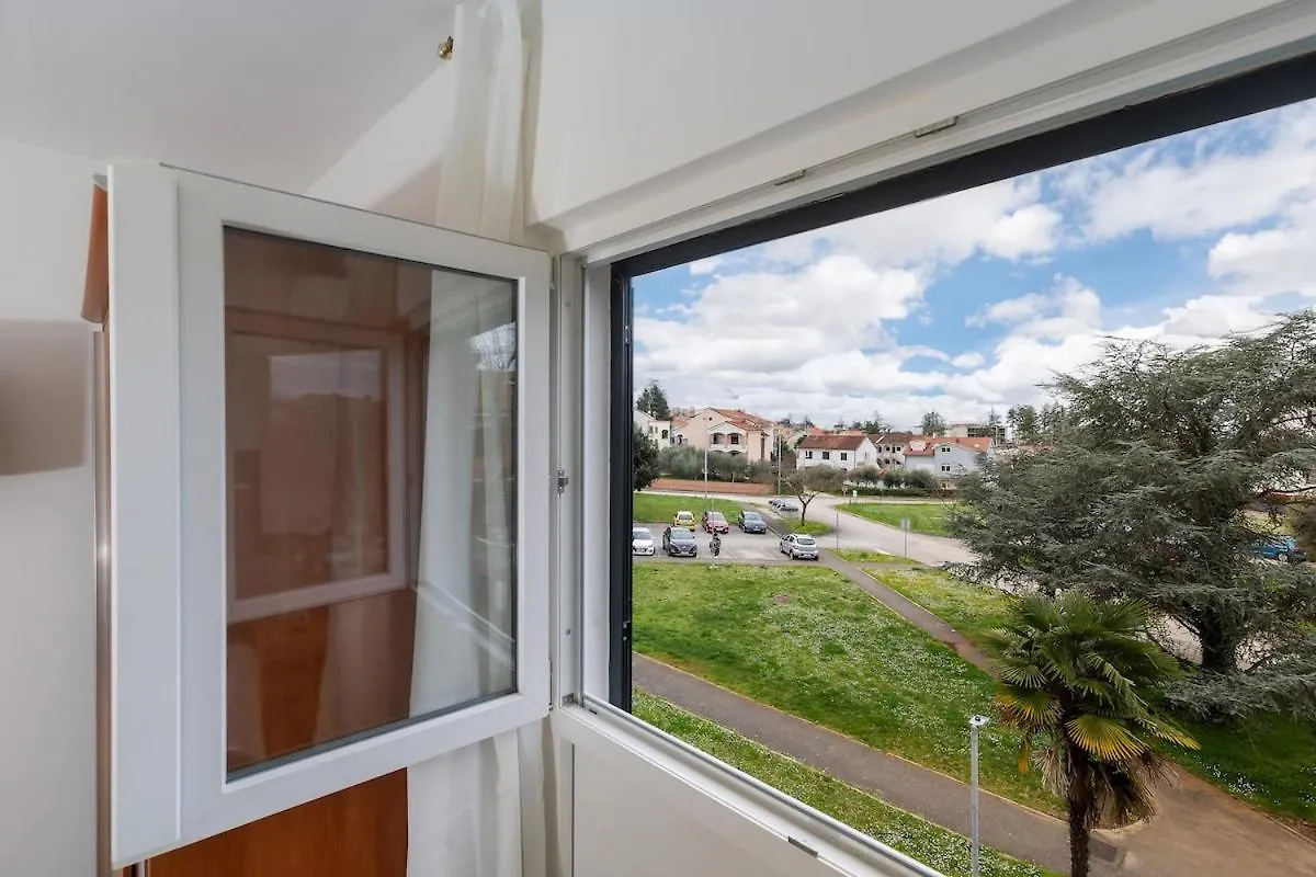 Studio Apartment Lea With Free Bikes Porec