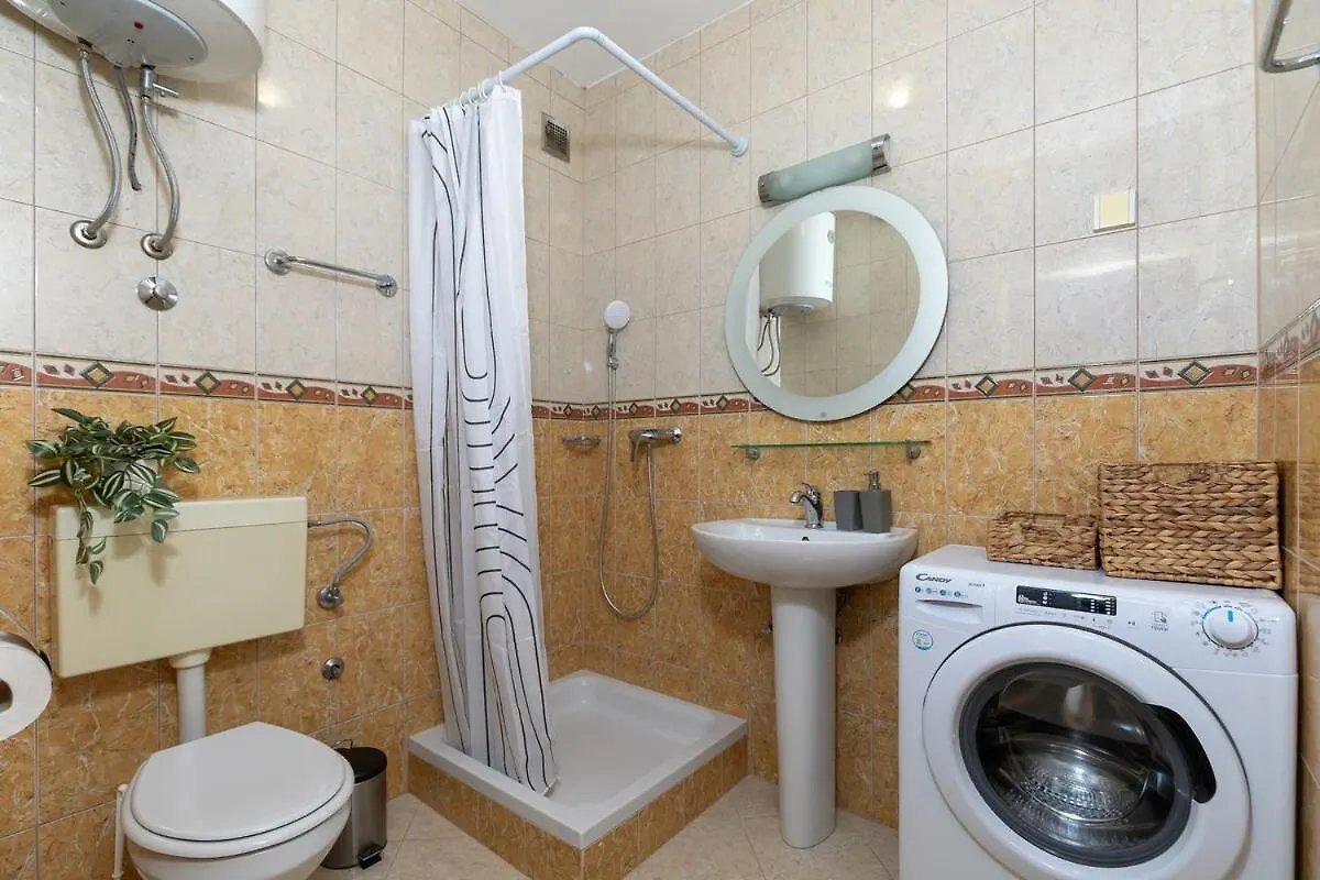 Studio Apartment Lea With Free Bikes Porec